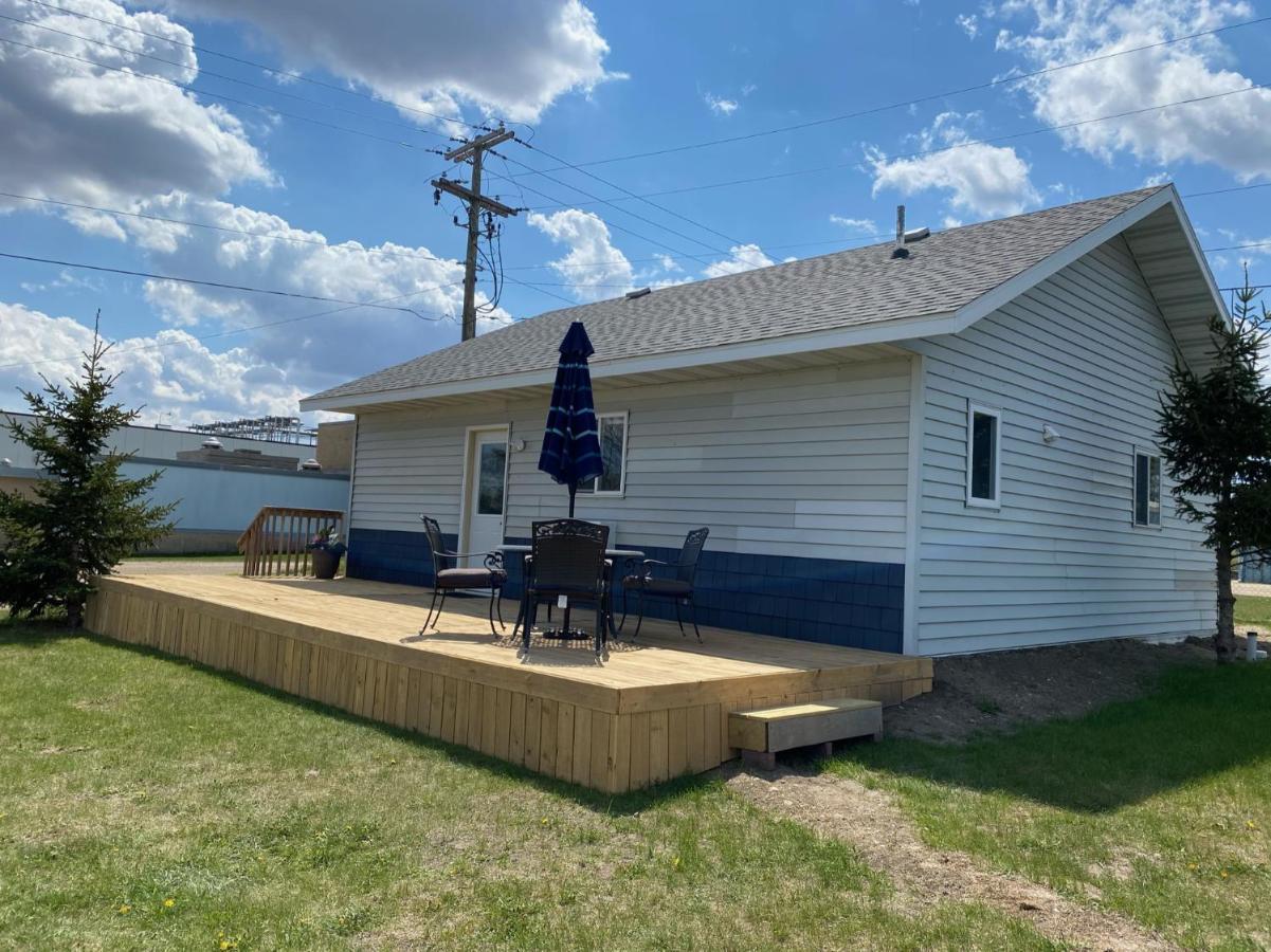 Pelican Motel Pelican Rapids Bagian luar foto