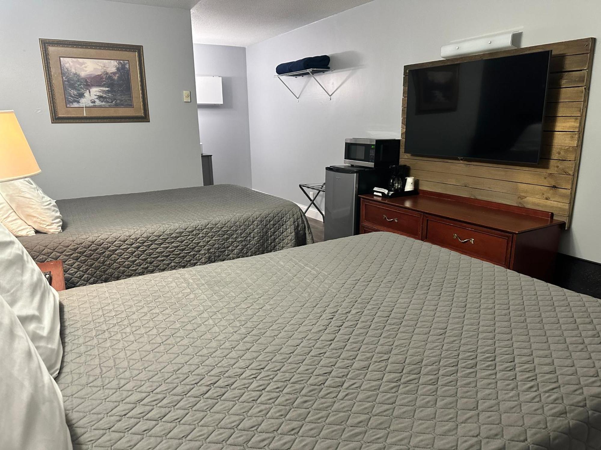 Pelican Motel Pelican Rapids Bagian luar foto
